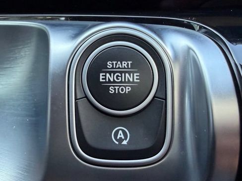 Used 2023 Mercedes-Benz GLB 250 4MATIC image 23