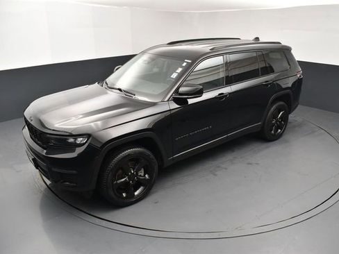 Used 2023 Jeep Grand Cherokee L Limited w/ Black Appearance Package image 15