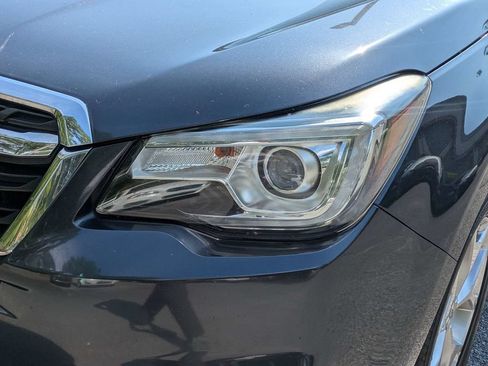 Used 2017 Subaru Forester 2.5i Touring AWD/4WD image 10