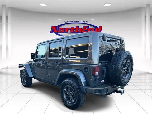 Used 2017 Jeep Wrangler Unlimited Sahara image 5