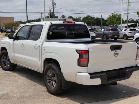 Certified 2025 Nissan Frontier SV w/ SV Convenience Package RWD image 2