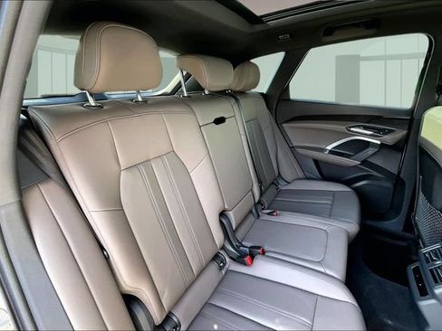 Used 2025 Audi Q5 Premium w/ Convenience Package AWD/4WD image 25