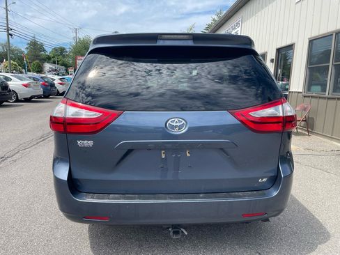 Used 2017 Toyota Sienna LE FWD image 5