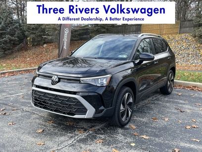 Certified 2025 Volkswagen Taos SE w/ Panoramic Sunroof Package