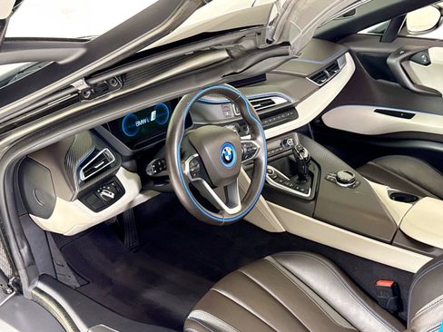 Used 2019 BMW i8 Roadster AWD/4WD image 13