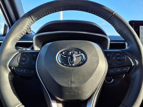 Used 2023 Toyota Corolla Cross XSE w/ Convenience Package image 29