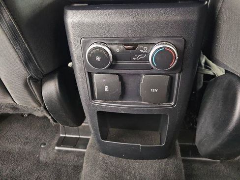 Used 2021 Ford Explorer XLT AWD/4WD image 38