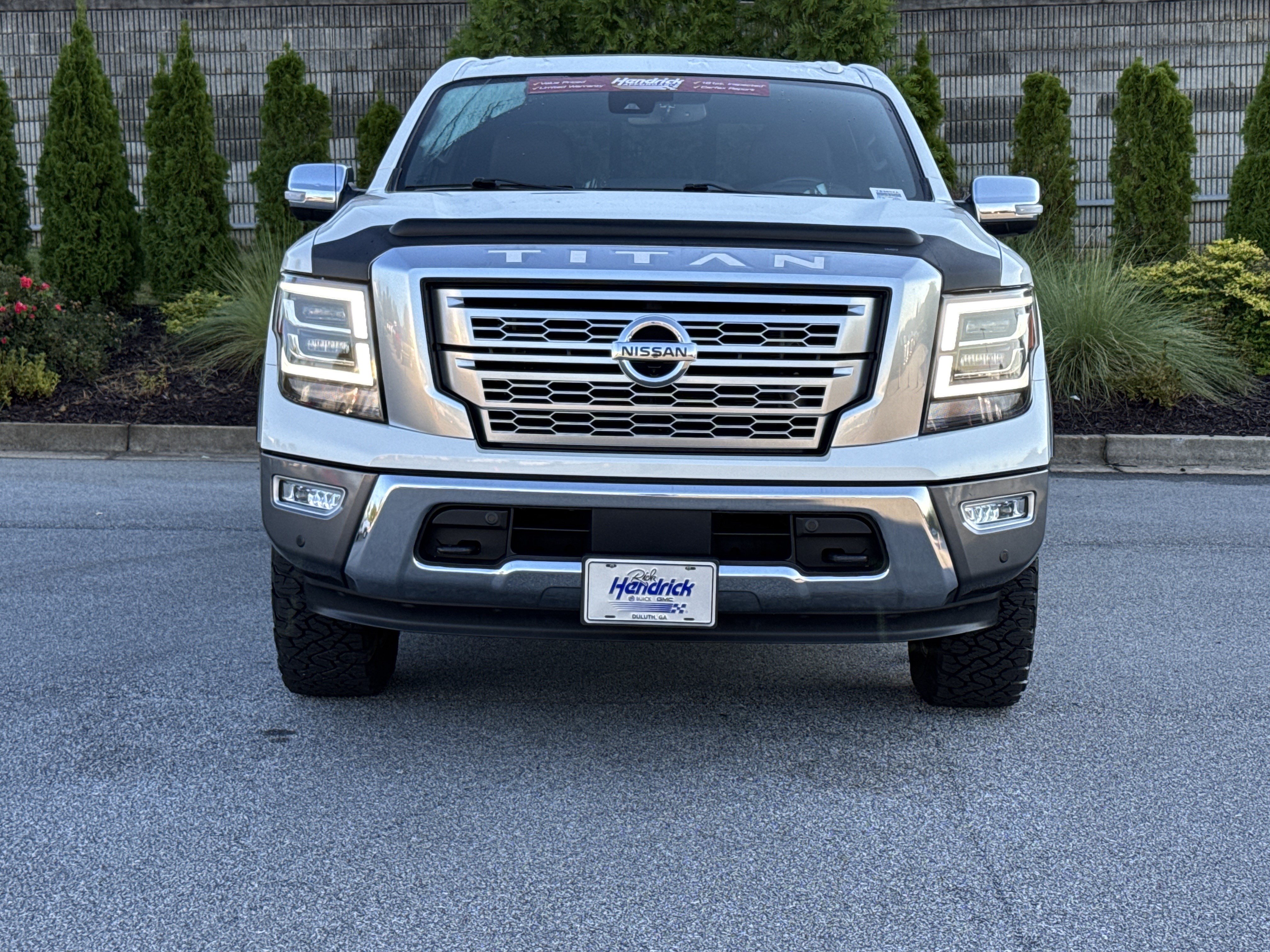 Used 2021 Nissan Titan Platinum Reserve w/ Moonroof Package RWD image 3