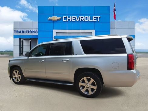 Used 2016 Chevrolet Suburban LTZ RWD image 7