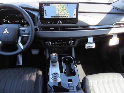 New 2026 Mitsubishi Outlander SEL FWD image 19