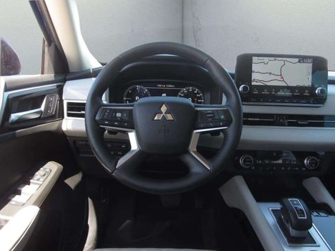 Used 2025 Mitsubishi Outlander SEL AWD/4WD image 27