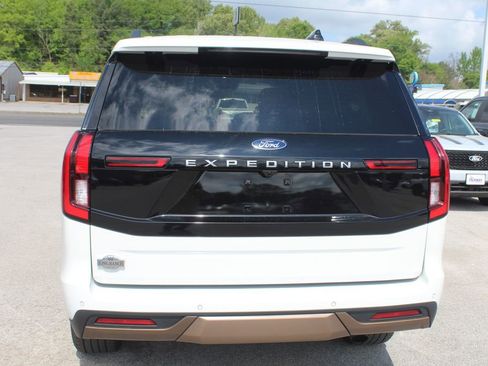 Used 2025 Ford Expedition King Ranch image 12