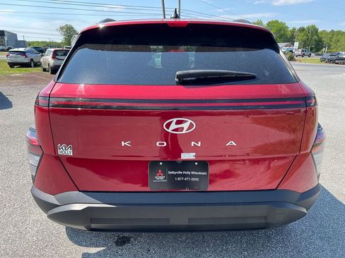 Used 2024 Hyundai Kona SEL FWD image 4