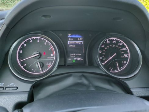 Used 2024 Toyota Camry SE image 11