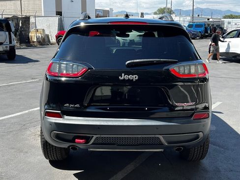 Used 2019 Jeep Cherokee Trailhawk w/ Cold Weather Group AWD/4WD image 6