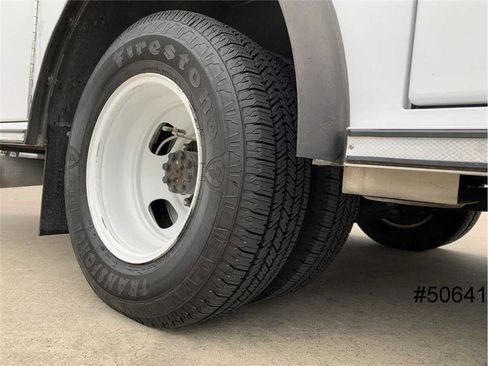 Used 2014 Chevrolet Express 4500 w/ Ambulance Package image 33