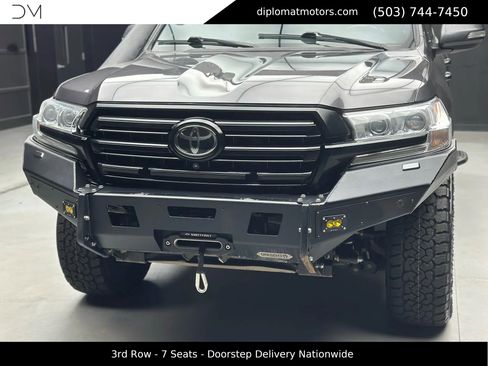 Used 2021 Toyota Land Cruiser image 13