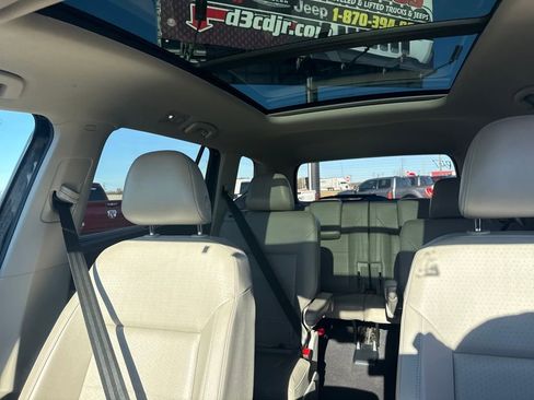 Used 2021 Volkswagen Atlas SE w/ Panoramic Sunroof Package image 24