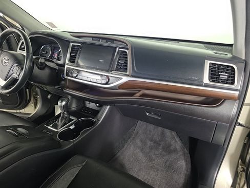 Used 2014 Toyota Highlander Limited Platinum AWD/4WD image 43