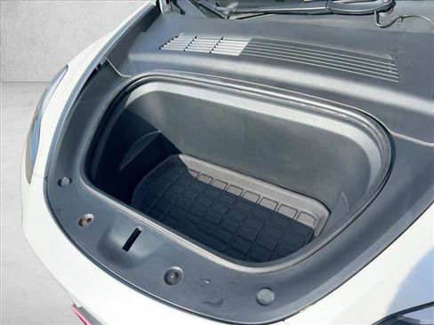 Used 2021 Tesla Model Y Long Range image 25