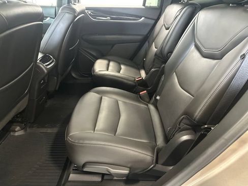 Used 2022 Cadillac XT6 Premium Luxury AWD/4WD image 25