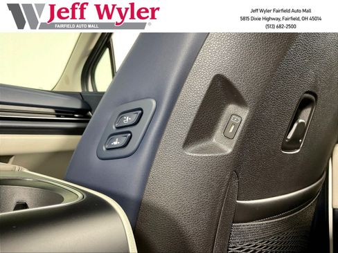 New 2026 Kia Carnival EX FWD image 22