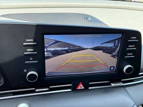 Used 2022 Hyundai Elantra SEL FWD image 43