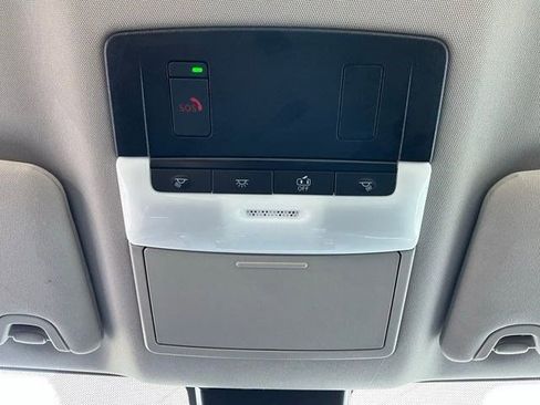 Used 2025 Nissan Altima 2.5 SV image 12