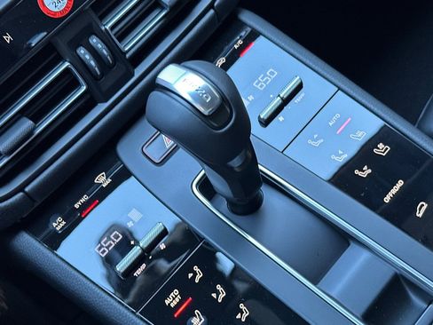 New 2026 Porsche Macan image 28