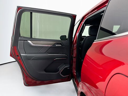 Used 2024 GMC Acadia Denali w/ Super Cruise Package image 27