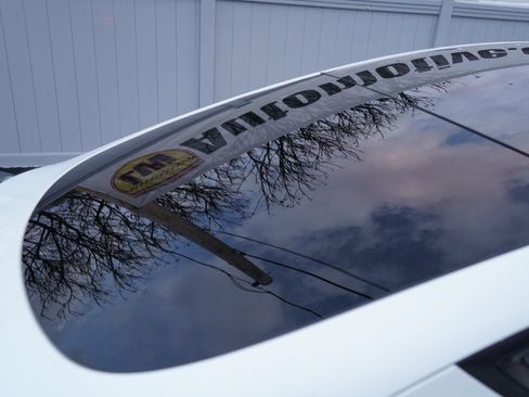 Used 2020 Tesla Model Y Performance image 8