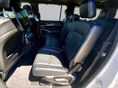 Used 2022 Jeep Wagoneer Series III w/ Premium Group I AWD/4WD image 20
