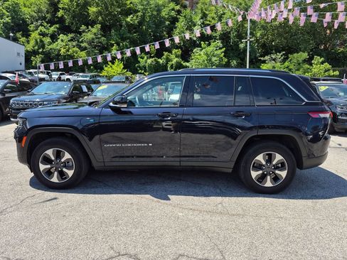 Used 2023 Jeep Grand Cherokee 4WD 4xe image 11