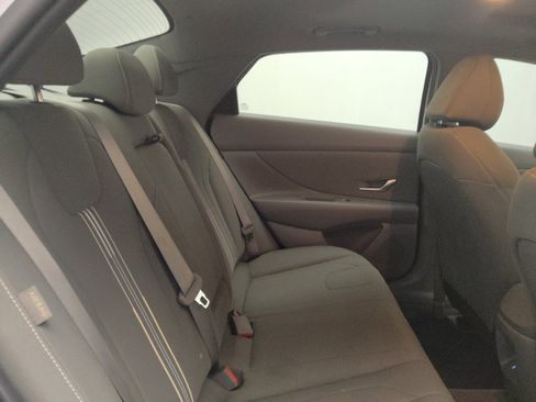 Used 2024 Hyundai Elantra SEL w/ Convenience Package FWD image 19