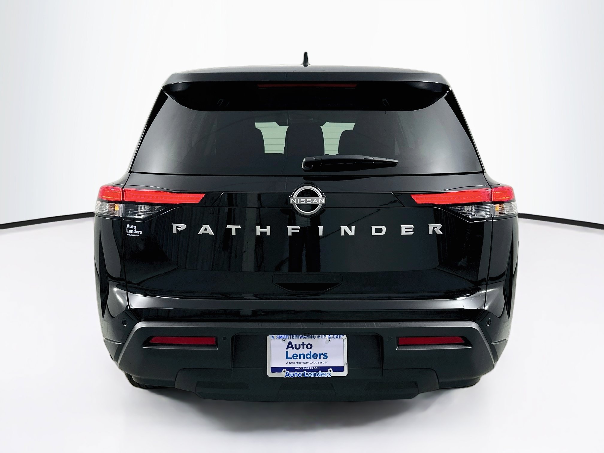 Used 2025 Nissan Pathfinder S FWD image 6