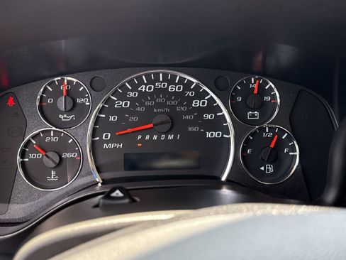 Used 2025 GMC Savana 3500 LT w/ LT Preferred Equipment Group RWD image 17