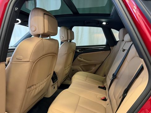 Certified 2026 Porsche Macan AWD/4WD image 24