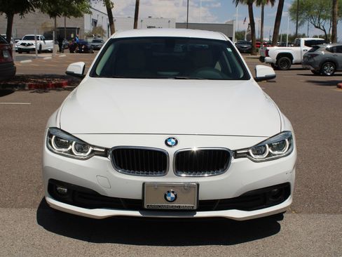 Used 2018 BMW 320i Sedan RWD image 9