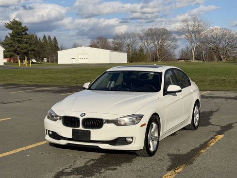 Used 2013 BMW 328i xDrive Sedan AWD/4WD image 3