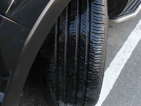 Used 2013 Ford Explorer XLT image 37