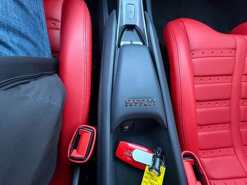 Used 2021 Ferrari F8 Tributo image 25