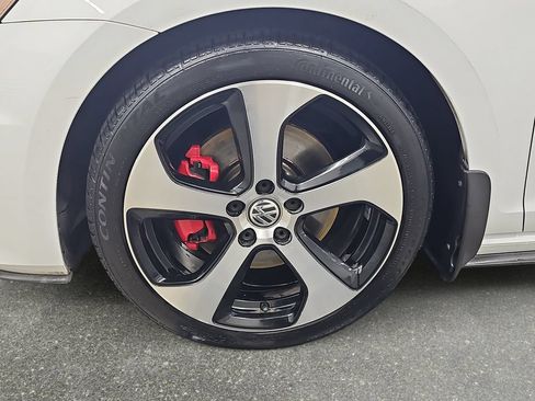 Used 2015 Volkswagen GTI S FWD image 30