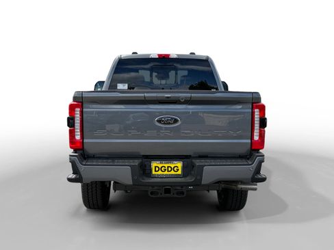 New 2026 Ford F250 Lariat w/ Black Appearance Package image 4