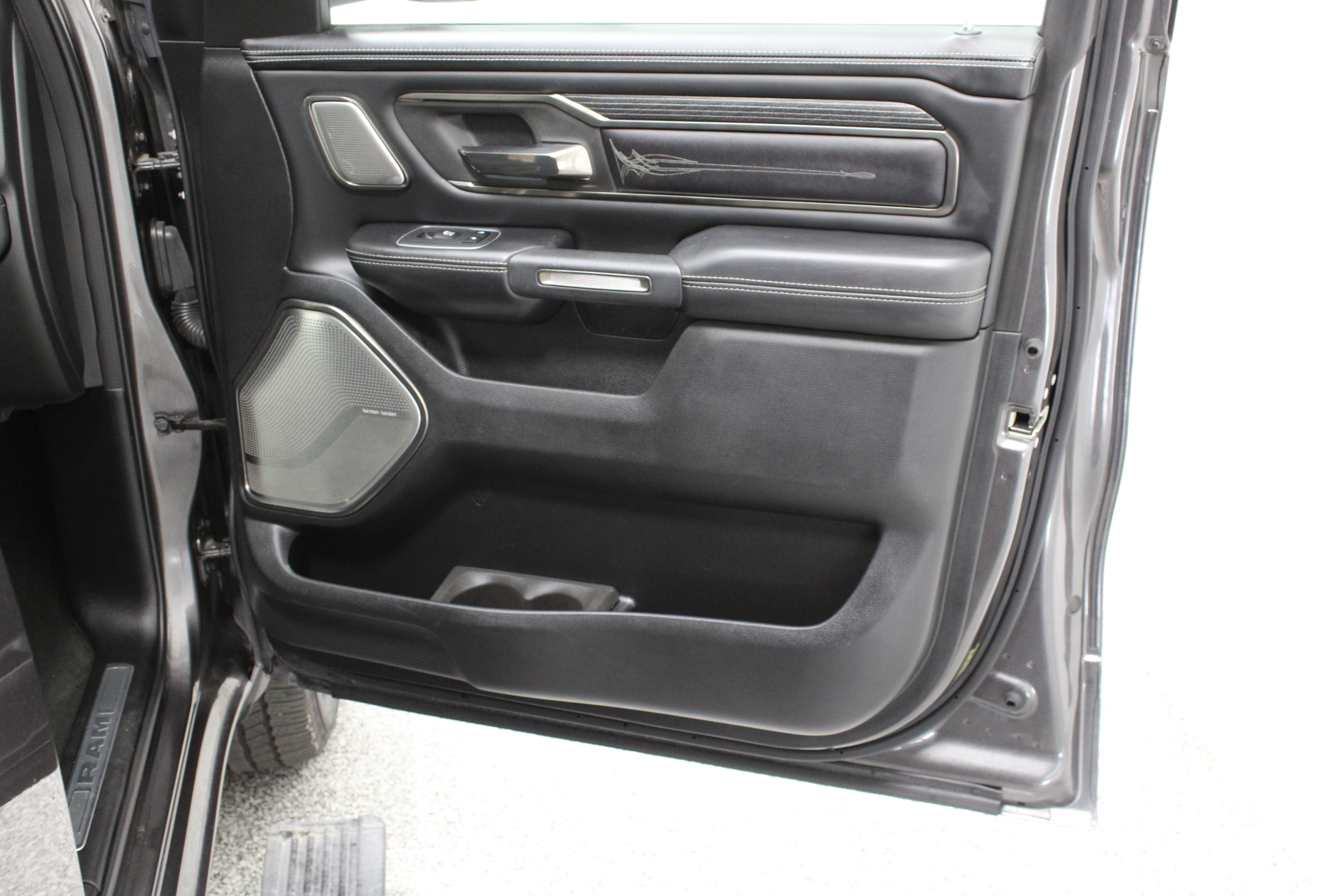 Used 2021 RAM 1500 Limited w/ Night Edition AWD/4WD image 41