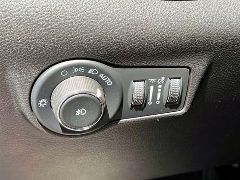 Certified 2022 Jeep Compass Latitude w/ Convenience Group image 21