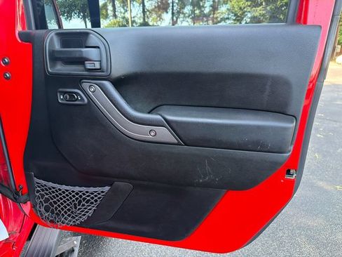 Used 2017 Jeep Wrangler Unlimited Sport AWD/4WD image 14