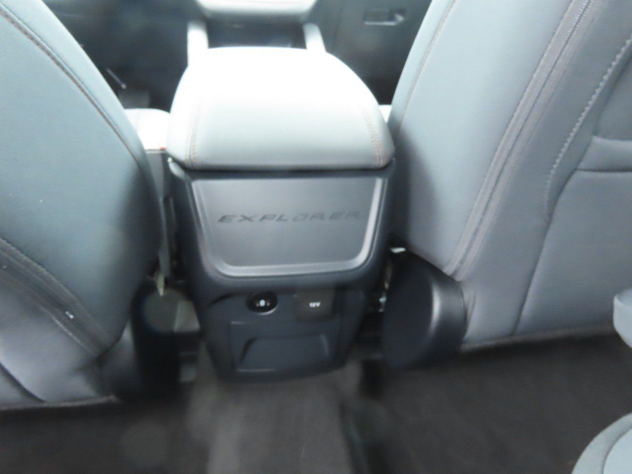 Used 2025 Ford Explorer Active RWD image 23