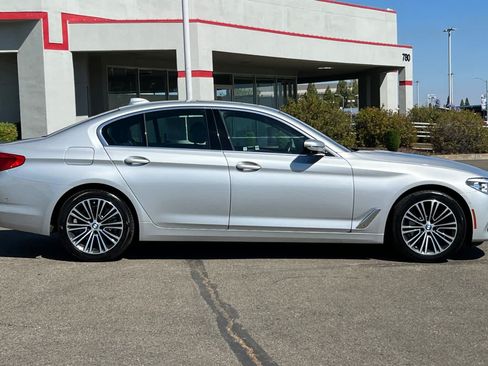 Used 2020 BMW 530i w/ Premium Package RWD image 6