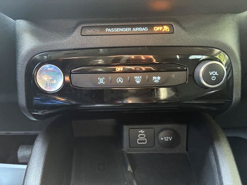 Used 2025 Ford Escape Platinum AWD/4WD image 30