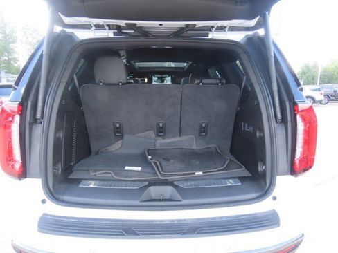 Used 2024 GMC Yukon AT4 w/ AT4 Premium Package AWD/4WD image 12